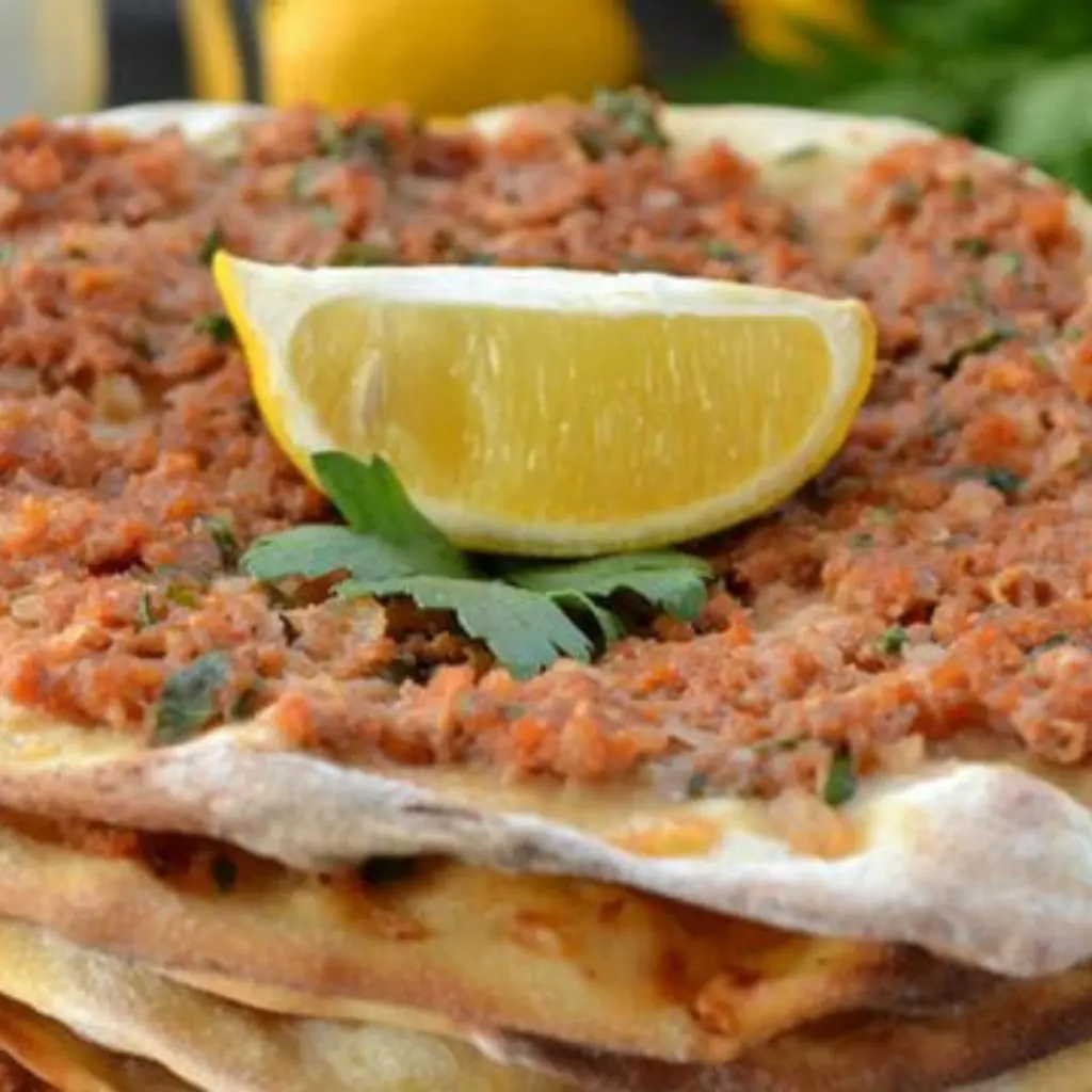لحم بالعجين